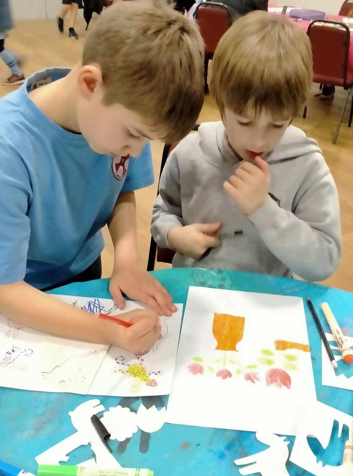 Young people taking part in aCreative Youth Opportunities art class in Seaham